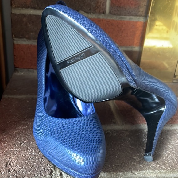 Nine West stilettos, blue, never worn - Picture 3 of 5